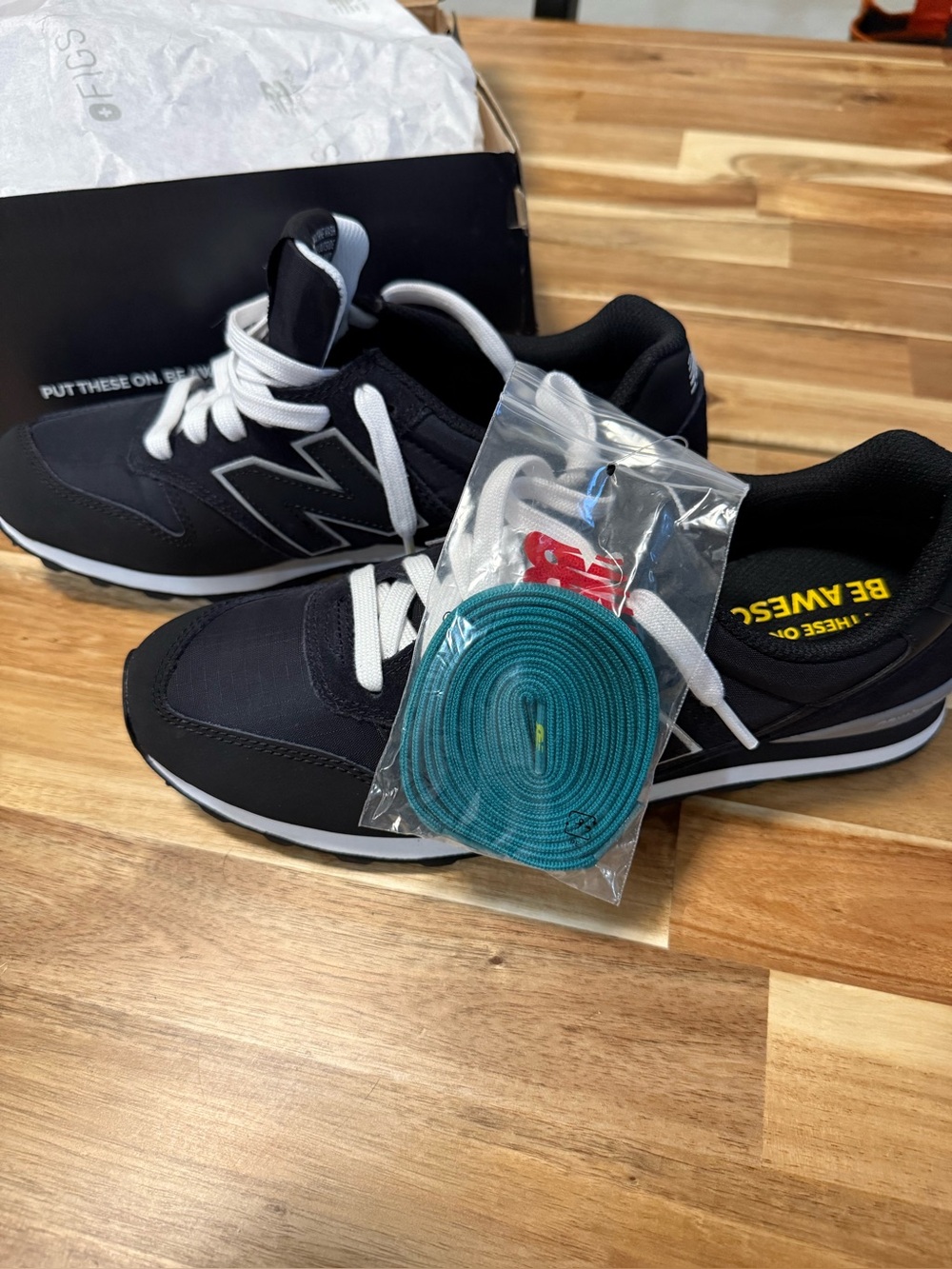New Balance womens Classic Black & White Sneakers size 10 new